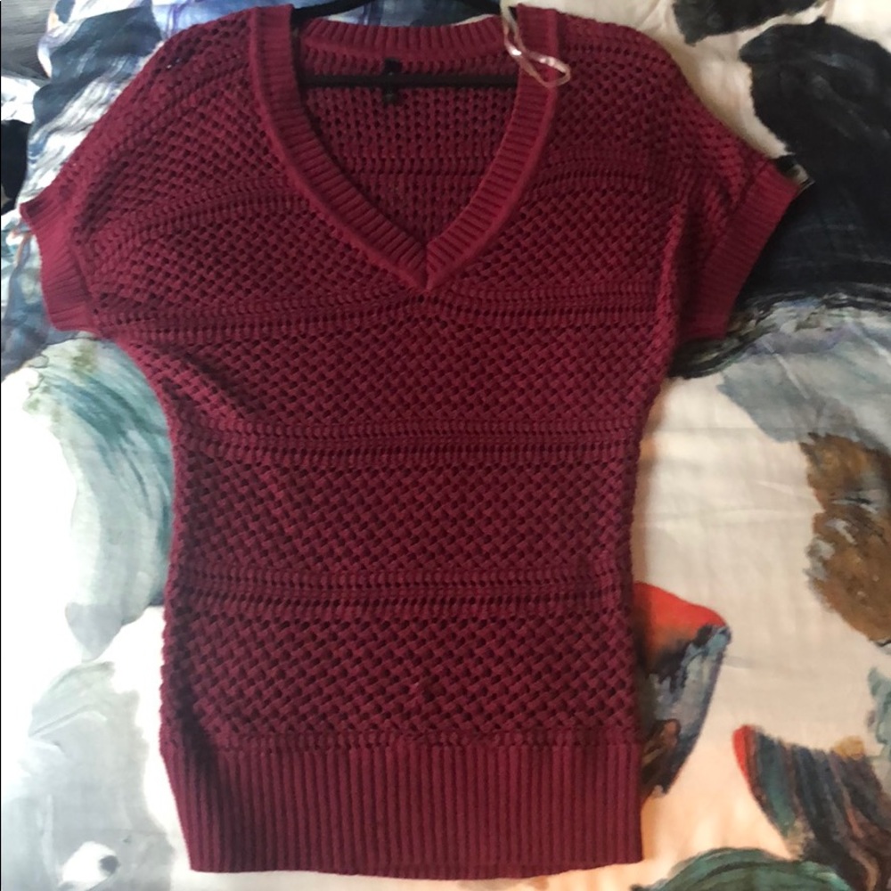 Short sleeve red sweater